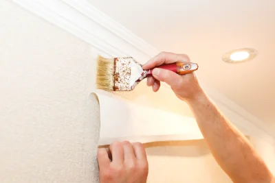 Pose de papier peint à Lesneven — revêtements muraux et toiles de verre
